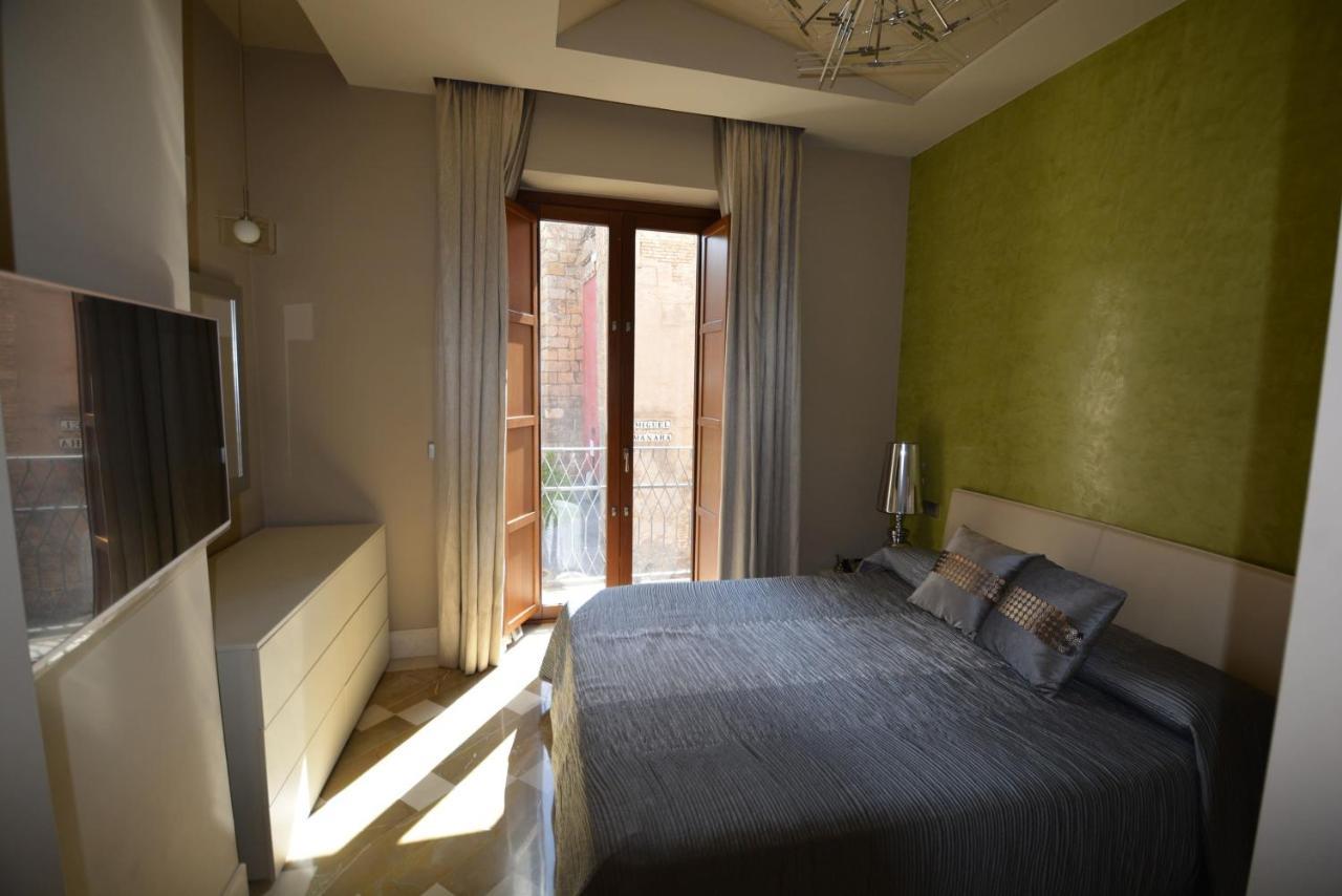 Luxury Apartment With Views To Alcazar, Cathedral And Giralda. Sevilha Exterior foto