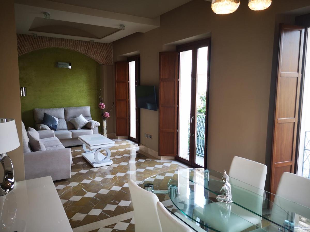 Luxury Apartment With Views To Alcazar, Cathedral And Giralda. Sevilha Exterior foto