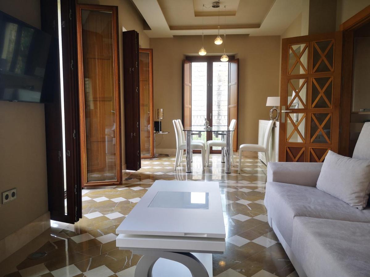 Luxury Apartment With Views To Alcazar, Cathedral And Giralda. Sevilha Exterior foto