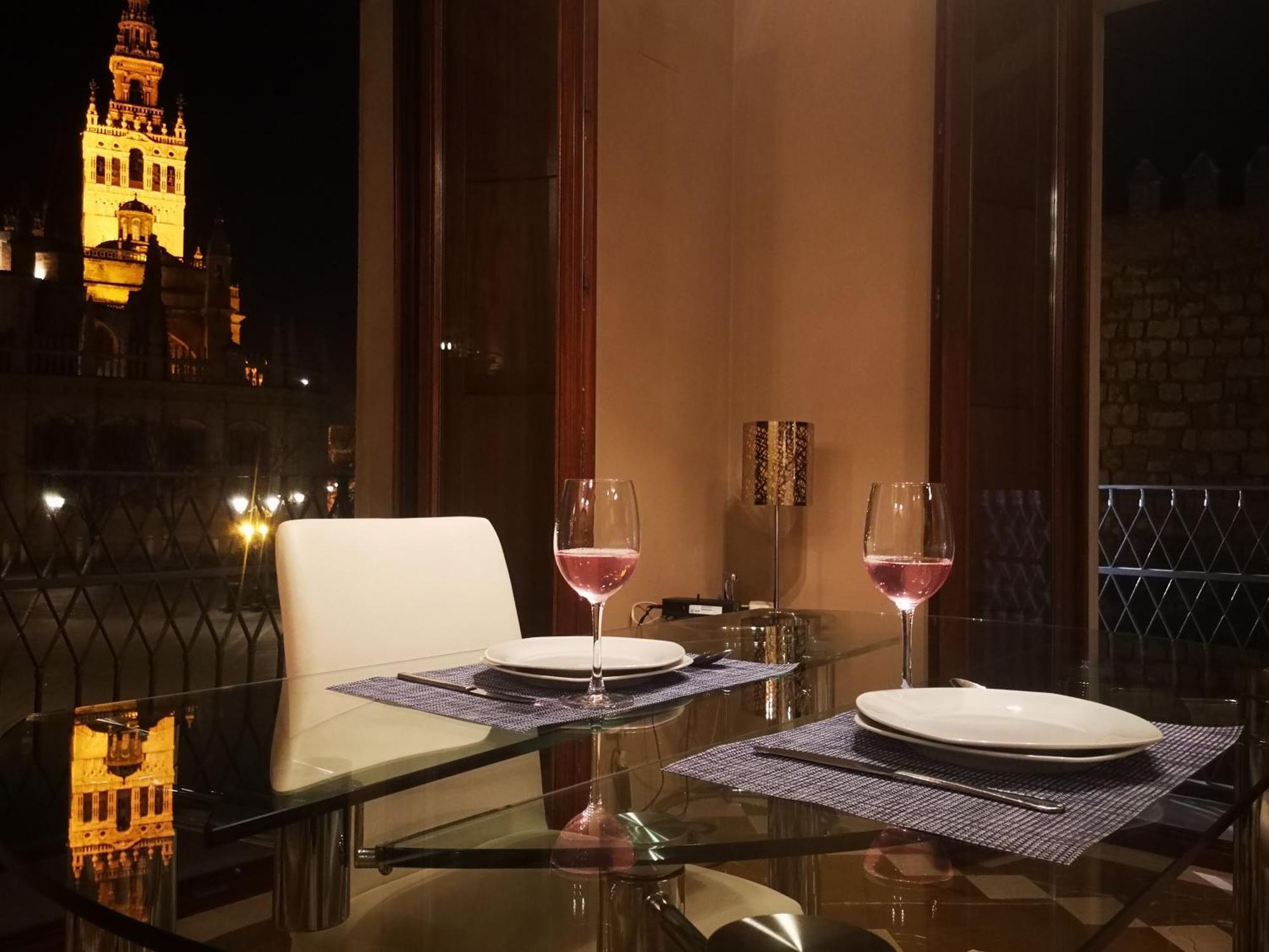 Luxury Apartment With Views To Alcazar, Cathedral And Giralda. Sevilha Exterior foto