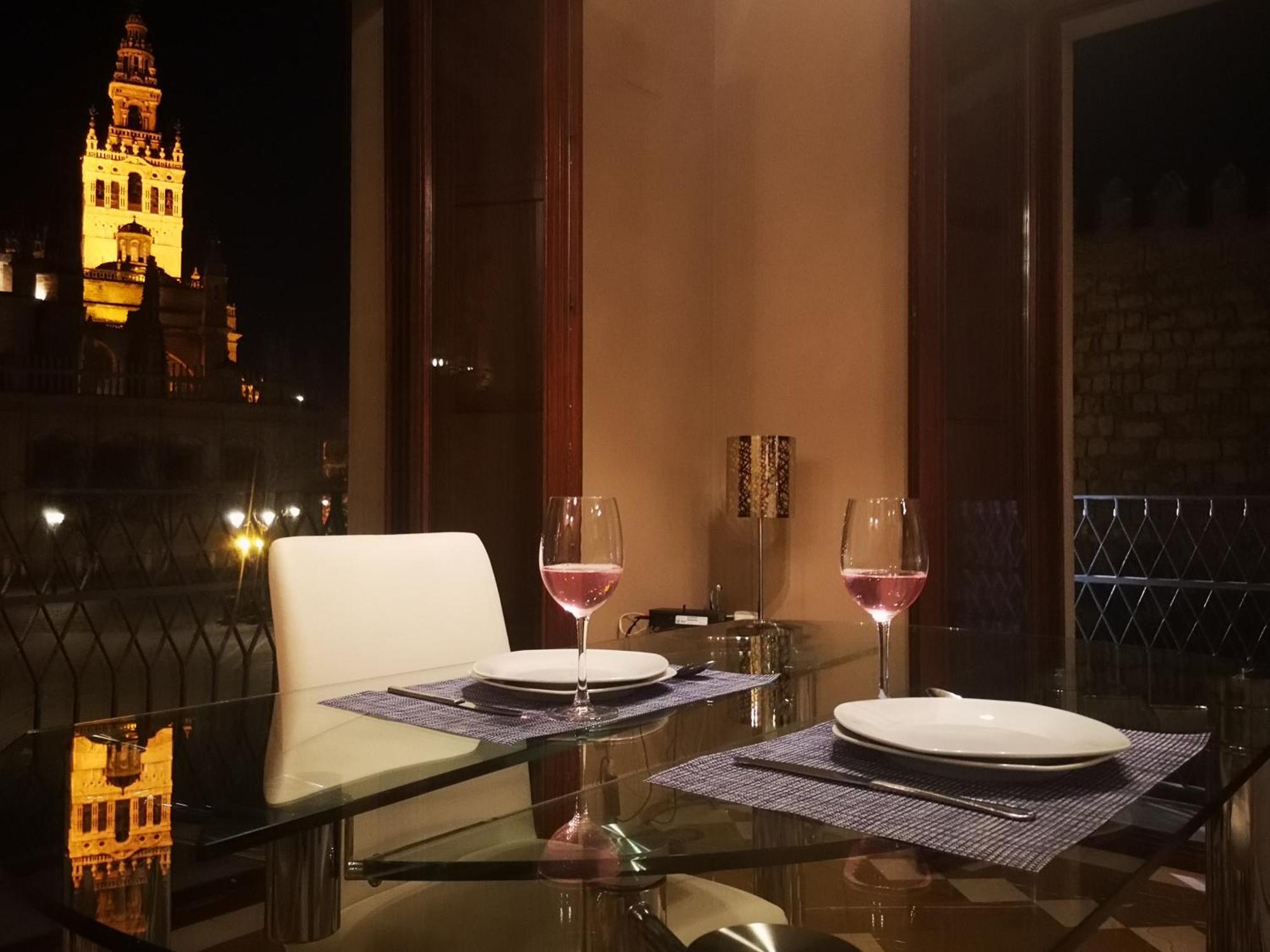 Luxury Apartment With Views To Alcazar, Cathedral And Giralda. Sevilha Exterior foto